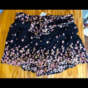 Flowy floral shorts